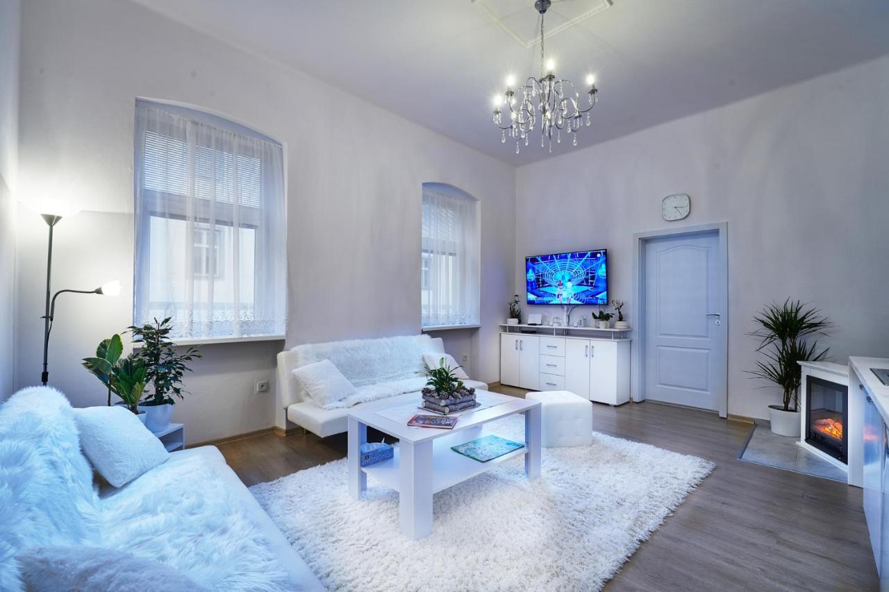 Apartman Bb Centrum Banská Bystrica Exterior photo